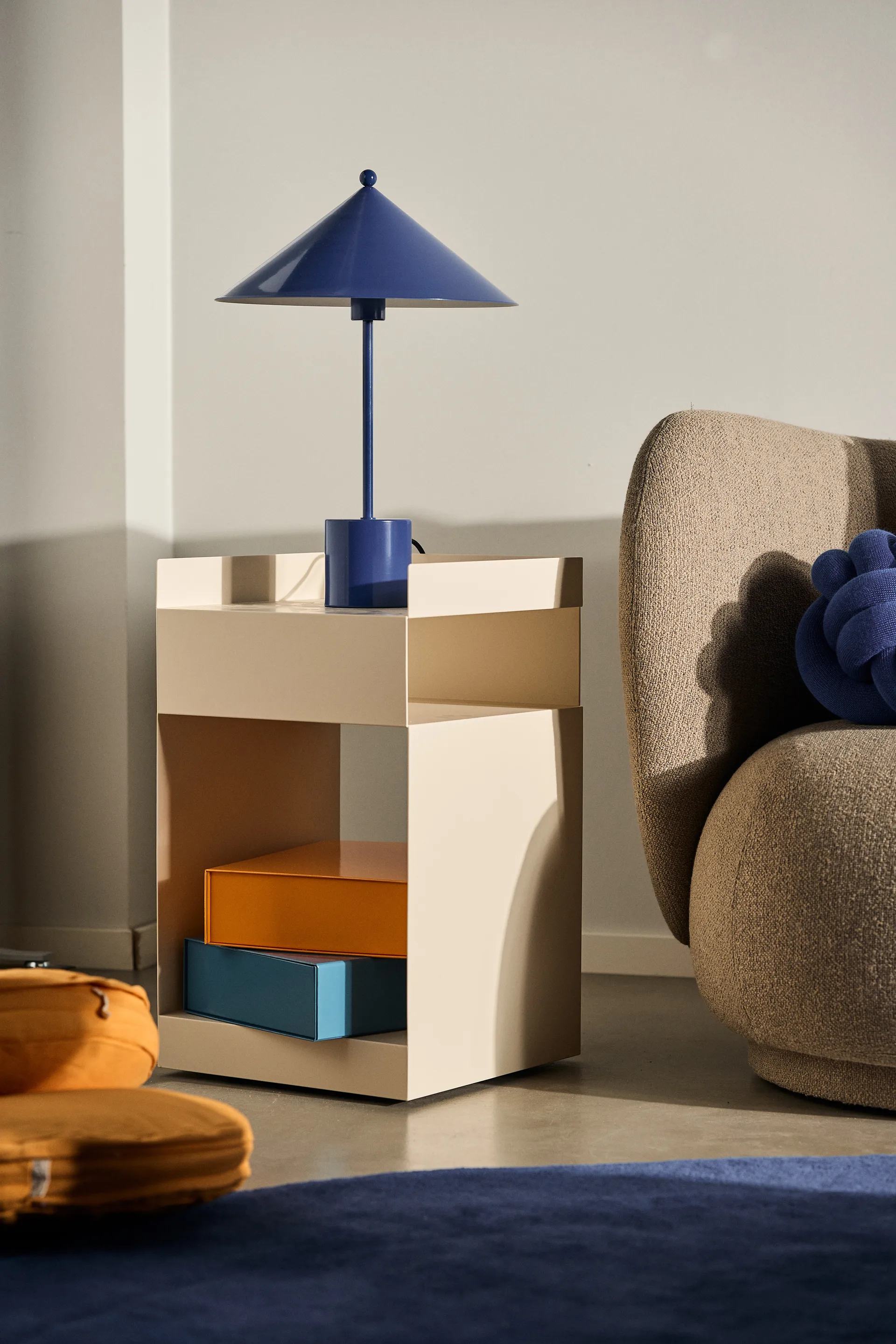 Lámpara de mesa Kasa, OpticBlue OYOY