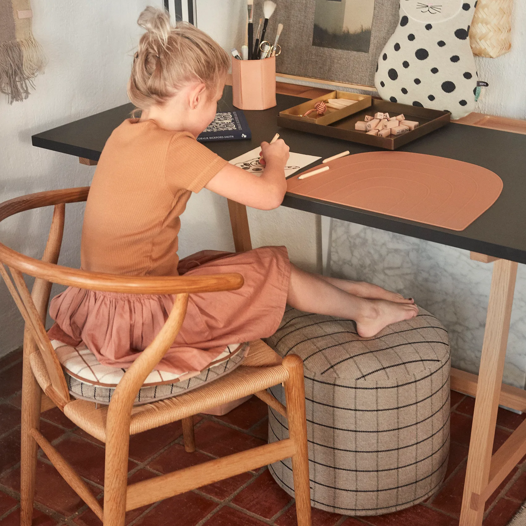 Puff Grid Ø40 cm, Clay OYOY