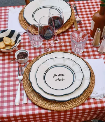 Bistro plato de ensalada - Black, 21,5 cm - Pick a Poppy