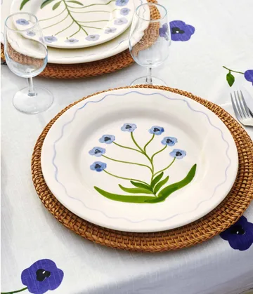 Madelen Möllard Pansy plato - Blue, 28 cm - Pick a Poppy