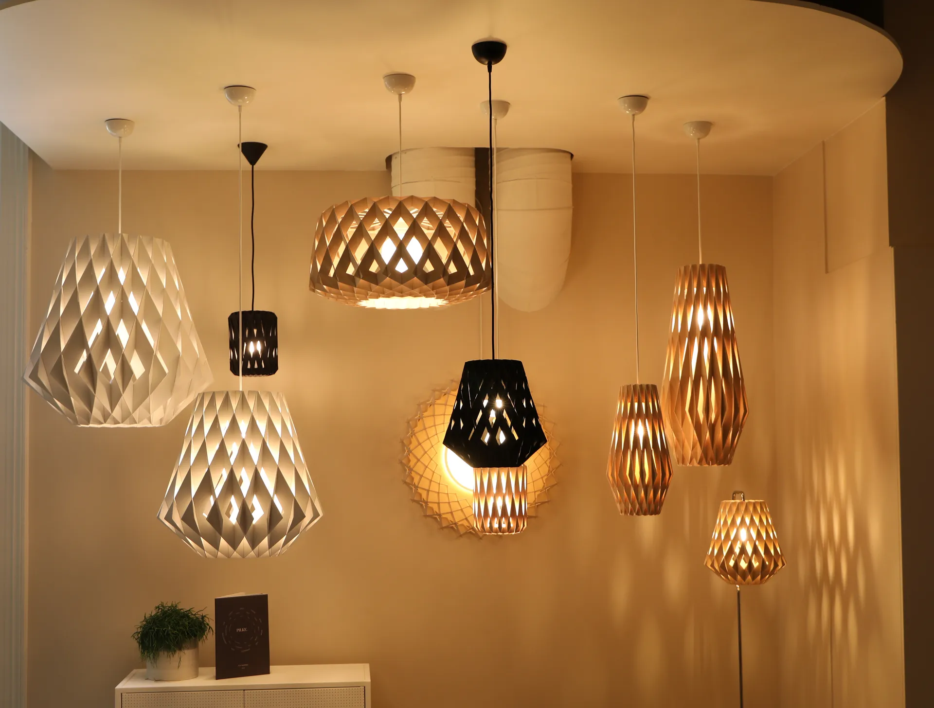 Lámpara colgante Pilke Signature Ø50 cm, blanco Pilke