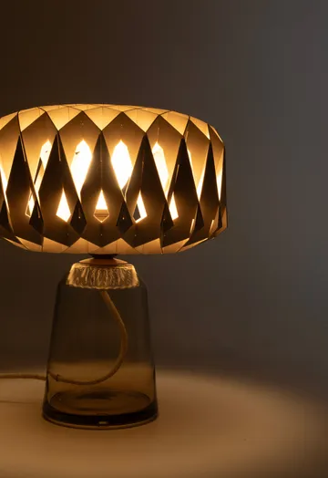 Lámpara de mesa Signature 25 - Amber-abedul, Ø28×34 cm - Pilke