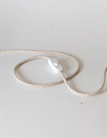 Lámpara de mesa Signature 35 - Amber-abedul, Ø36,5 x 53 cm - Pilke