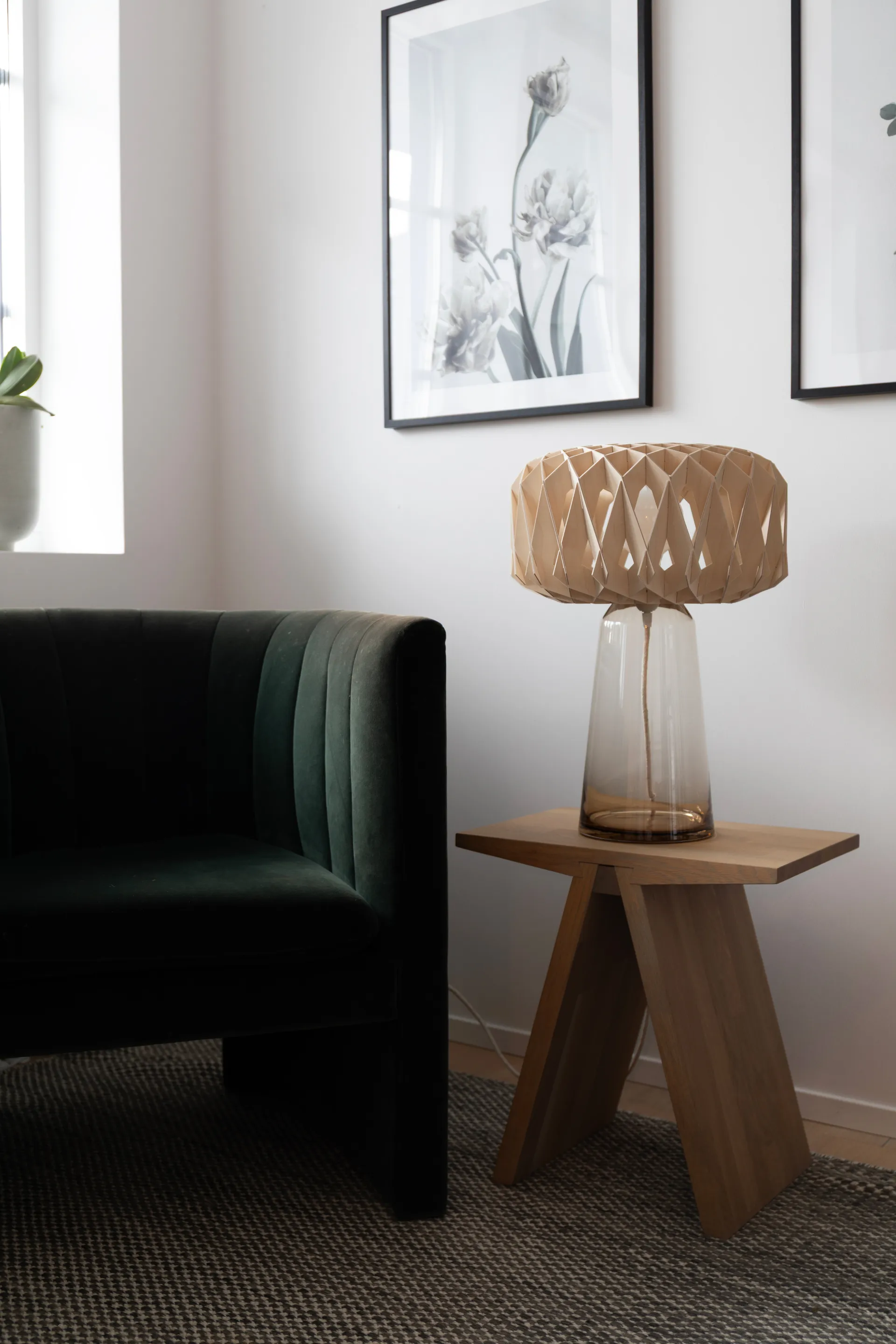 Lámpara de mesa Signature 35, Amber-abedul, Ø36,5 x 53 cm Pilke