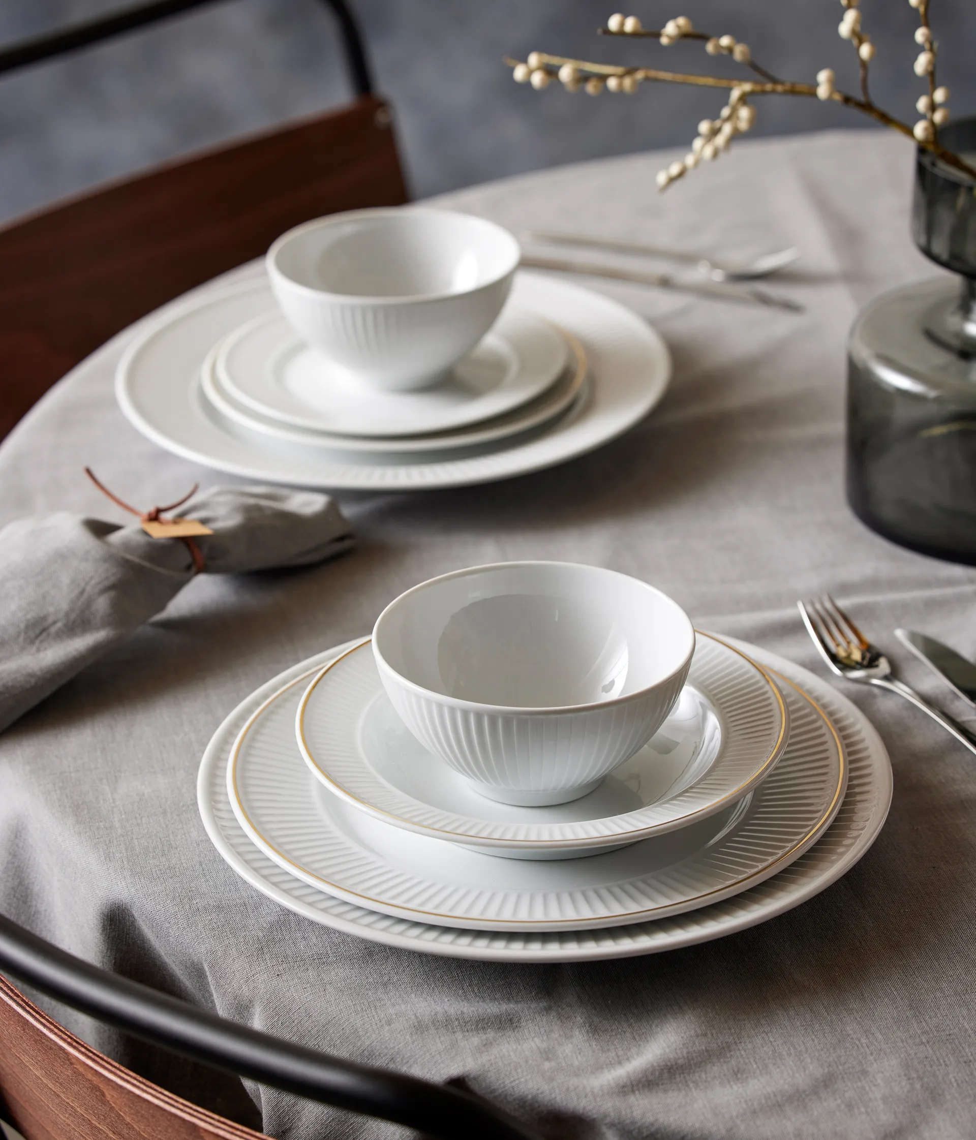 Plato con canto dorado Plissé Ø28 cm, blanco Pillivuyt