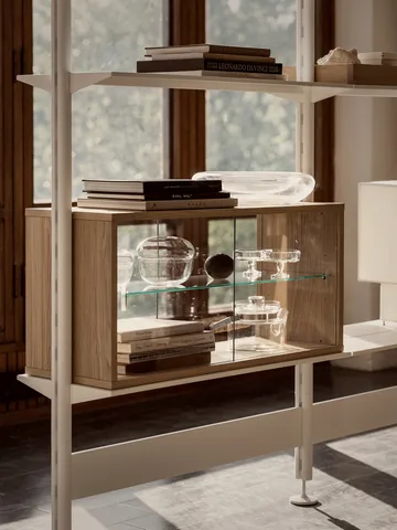 Vitrina Pira  - Roble blanqueado-cristal transparente, 70x31 cm, respaldo de cristal - Pira