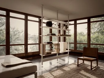 Vitrina Pira  - Roble blanqueado-vidrio transparente, 90x31 cm, respaldo de vidrio - Pira