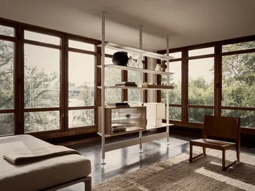 Vitrina Pira  - Roble blanqueado–vidrio estriado, 70x31 cm, 4 puertas - Pira