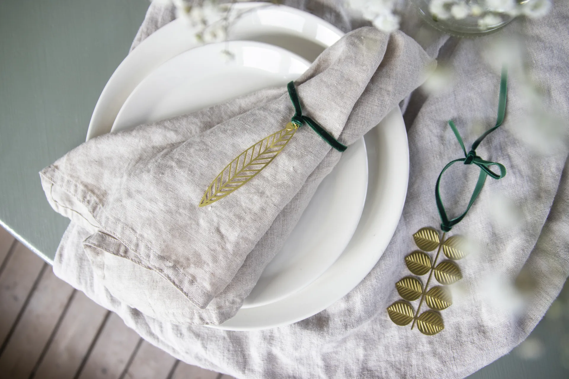 Adorno navideño Stig L Berså, Dorado Pluto Design