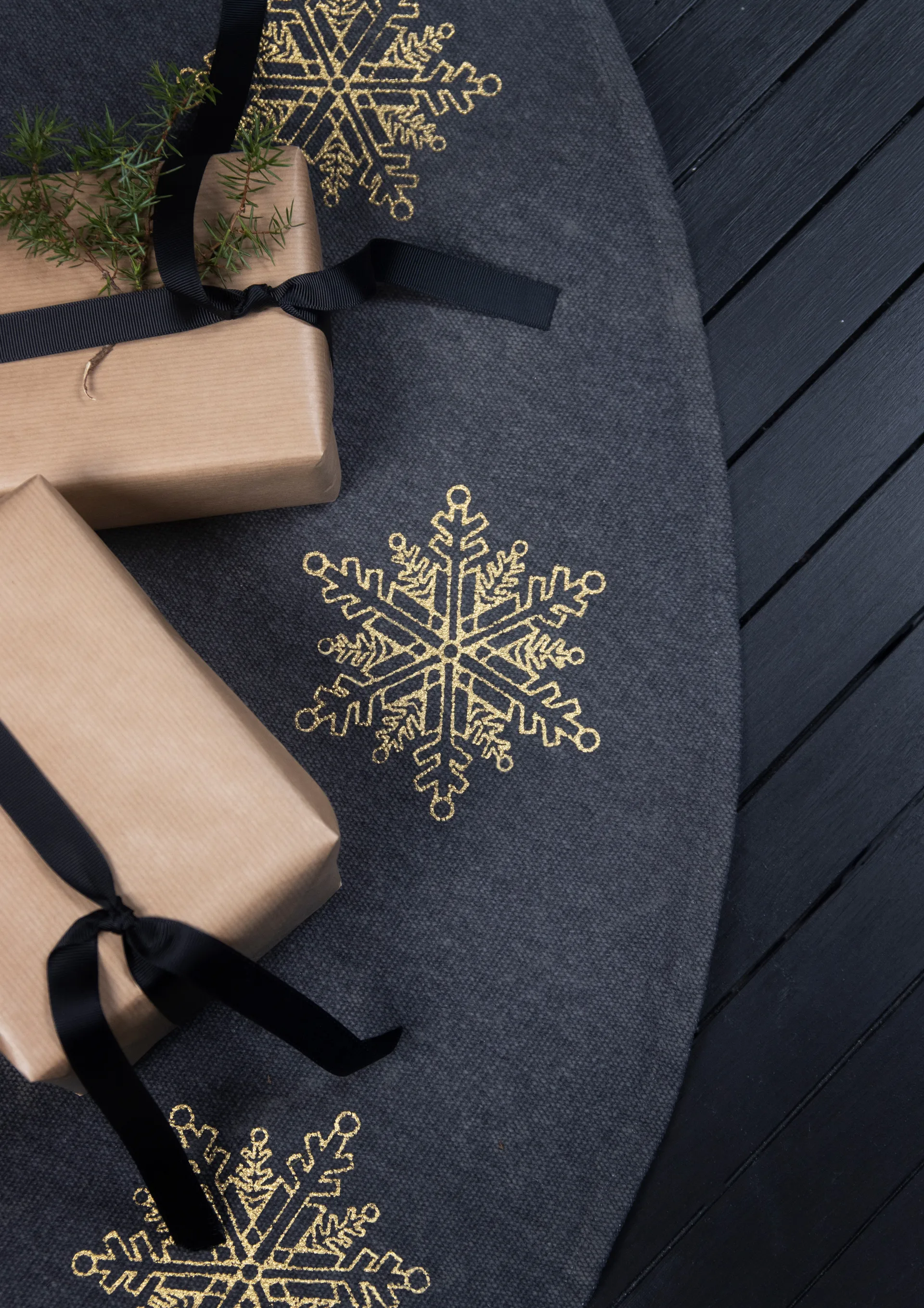Alfombra árbol de navidad estrella de nieve Ø110 cm, gris-oro Pluto Design
