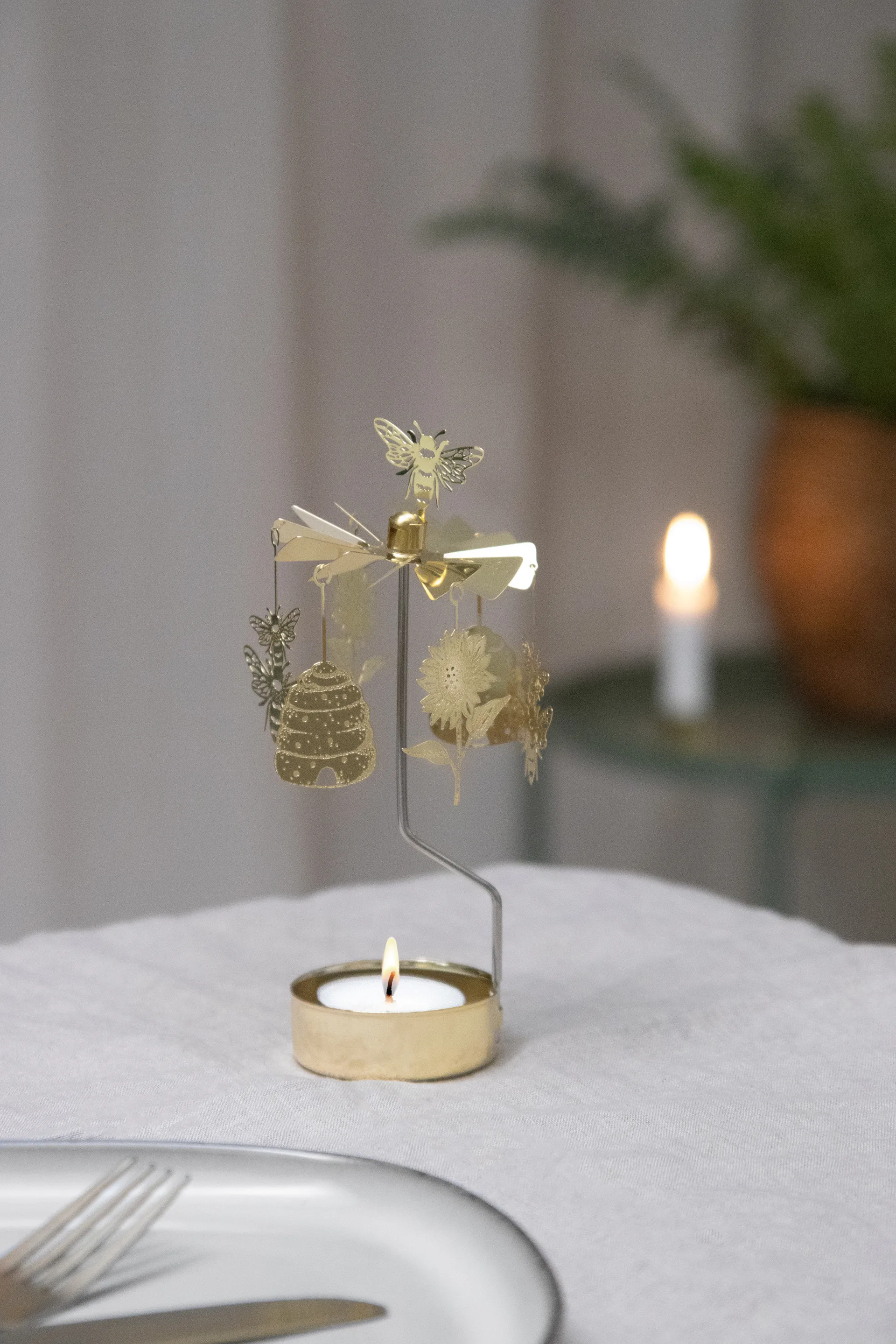 Carrillón Bee Mine, Oro Pluto Design