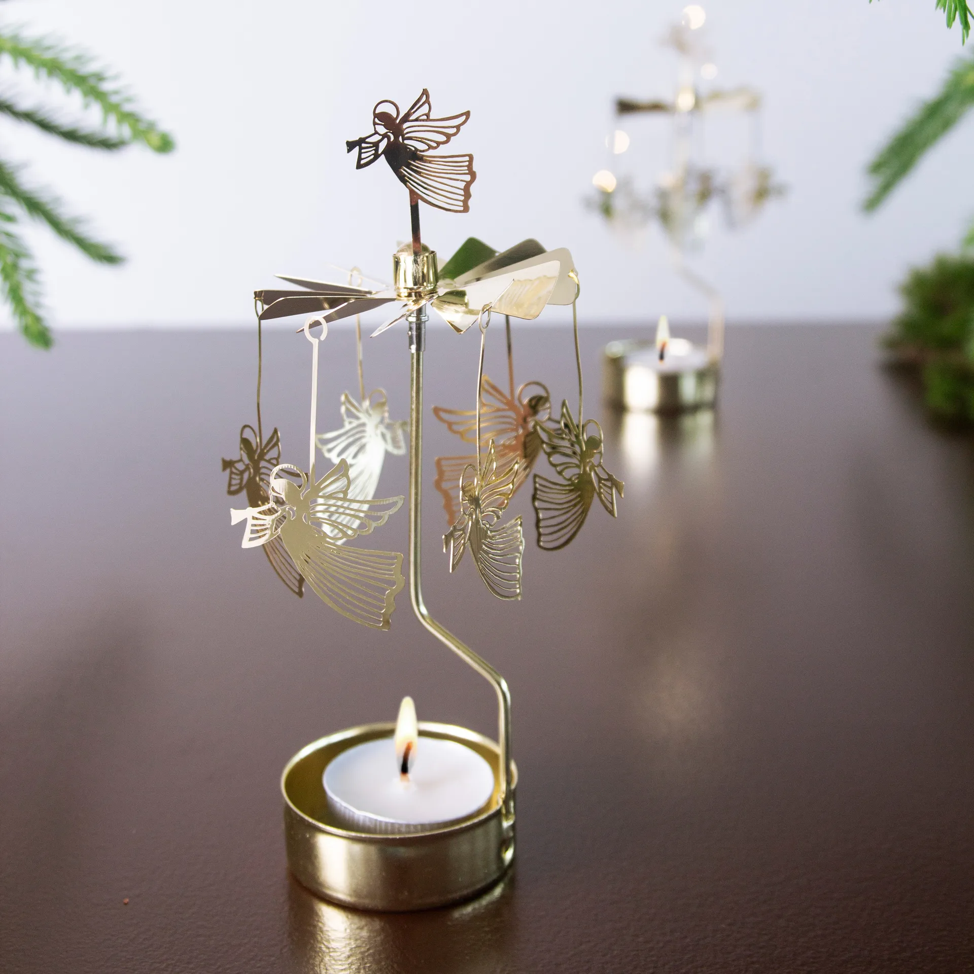 Carrillón con ángeles voladores, Dorado Pluto Design
