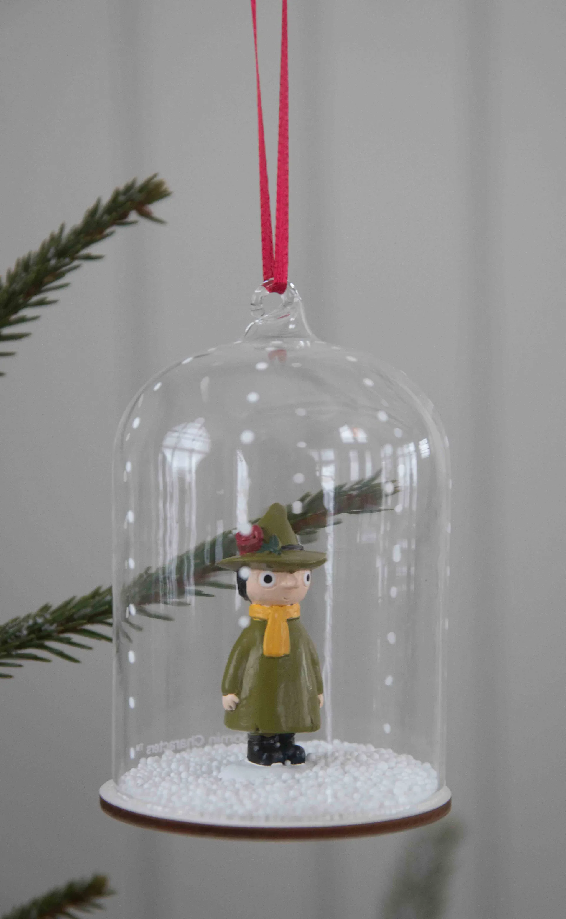 Colgante navideño de bola de nieve de Mumin, Snufkin Pluto Design