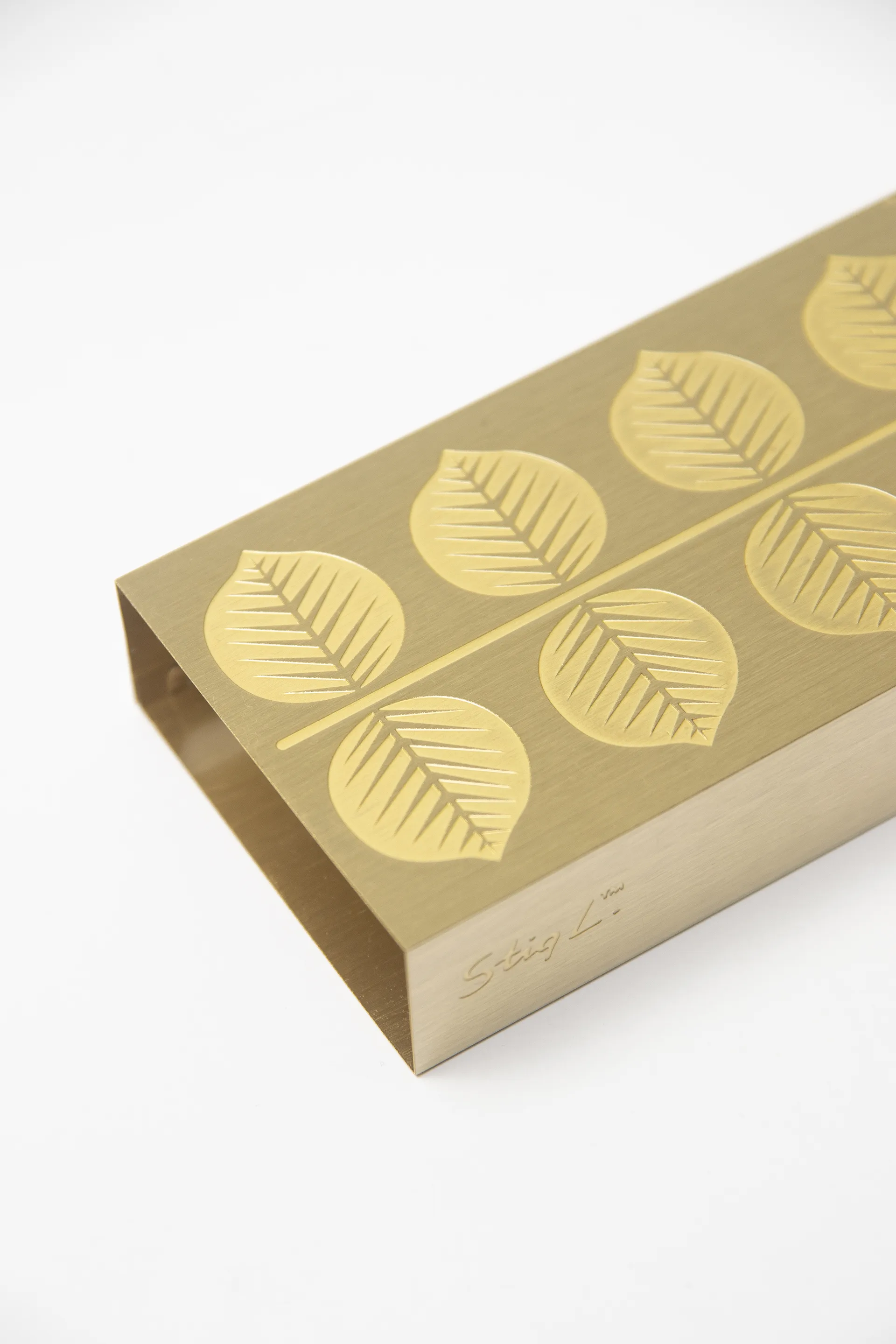 Estuche para cerillas Stig L Berså 6,8x12 cm, Dorado Pluto Design