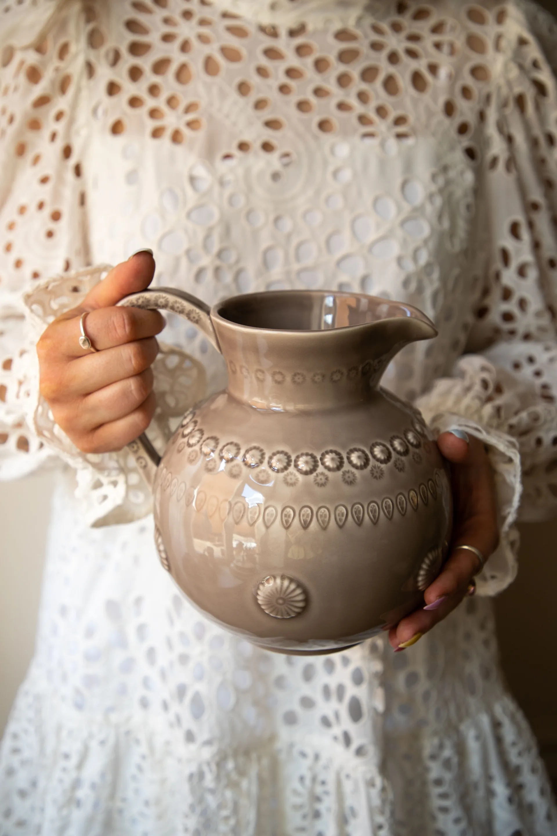 Jarra Daisy 1,8 L, greige PotteryJo