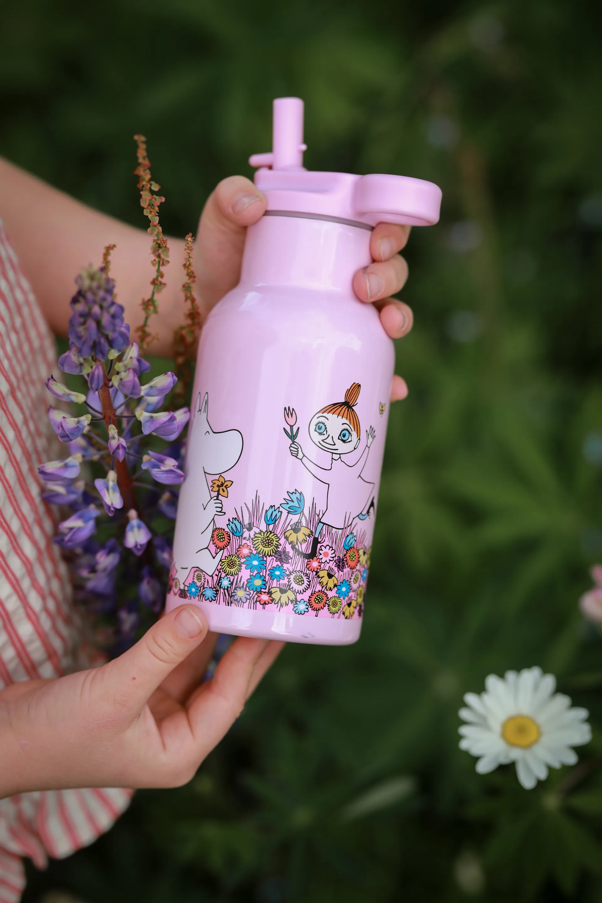 Botella de agua Moomin Meadow 34 cl, Rosa Rätt Start