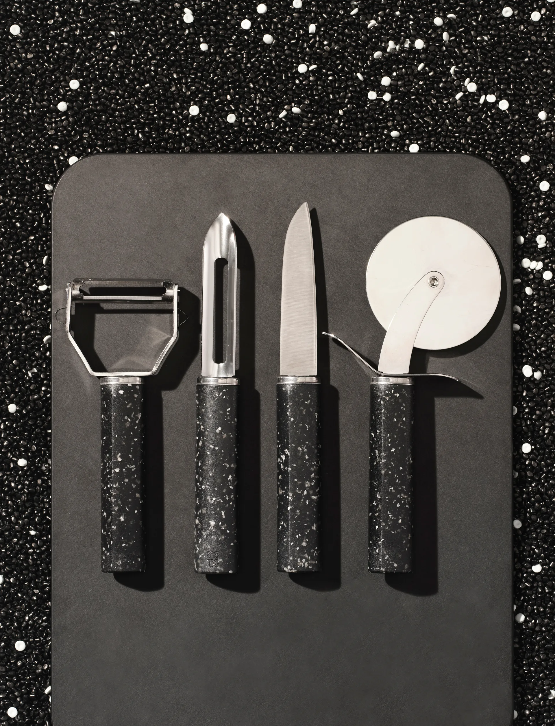 Pelador universal Y REDO 14,7 cm, Black RIG-TIG