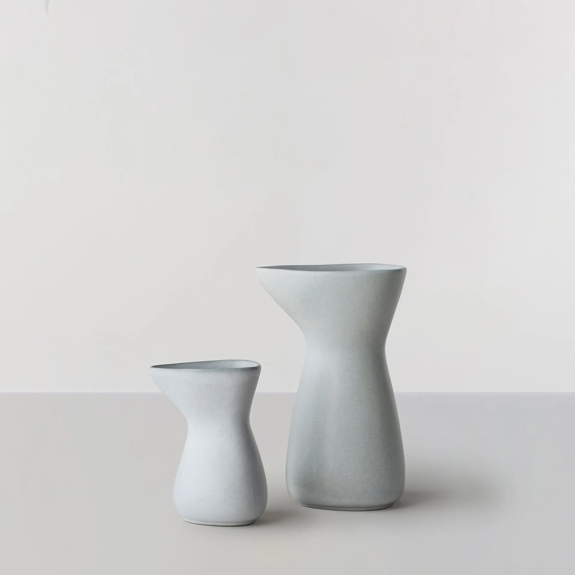 Jarra Jug no. 57 Small, Ash grey Ro Collection