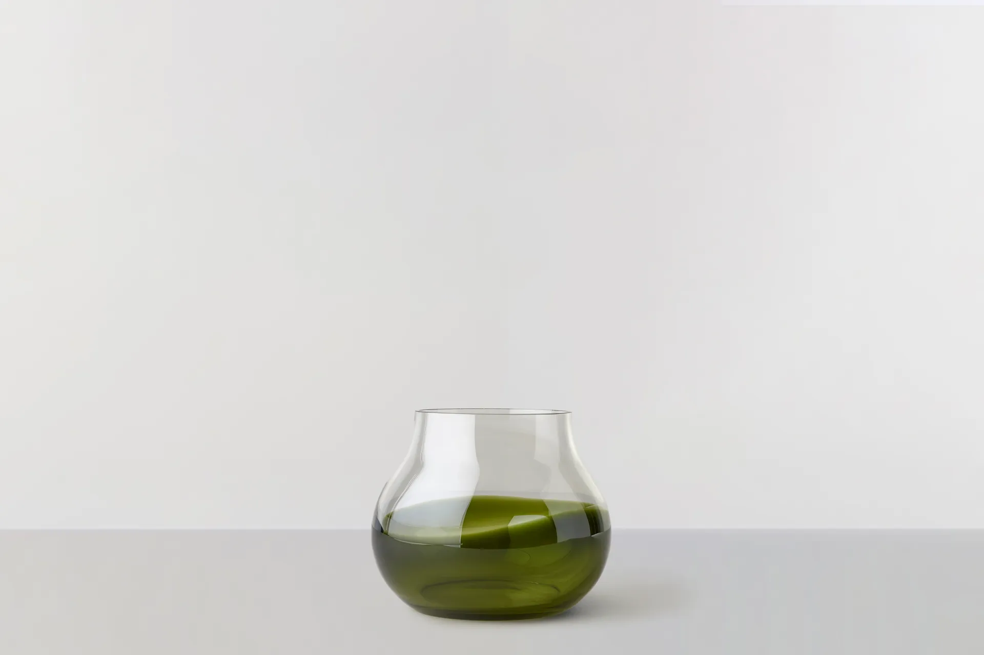 Jarrón Flower Vase no. 23, Moss green Ro Collection