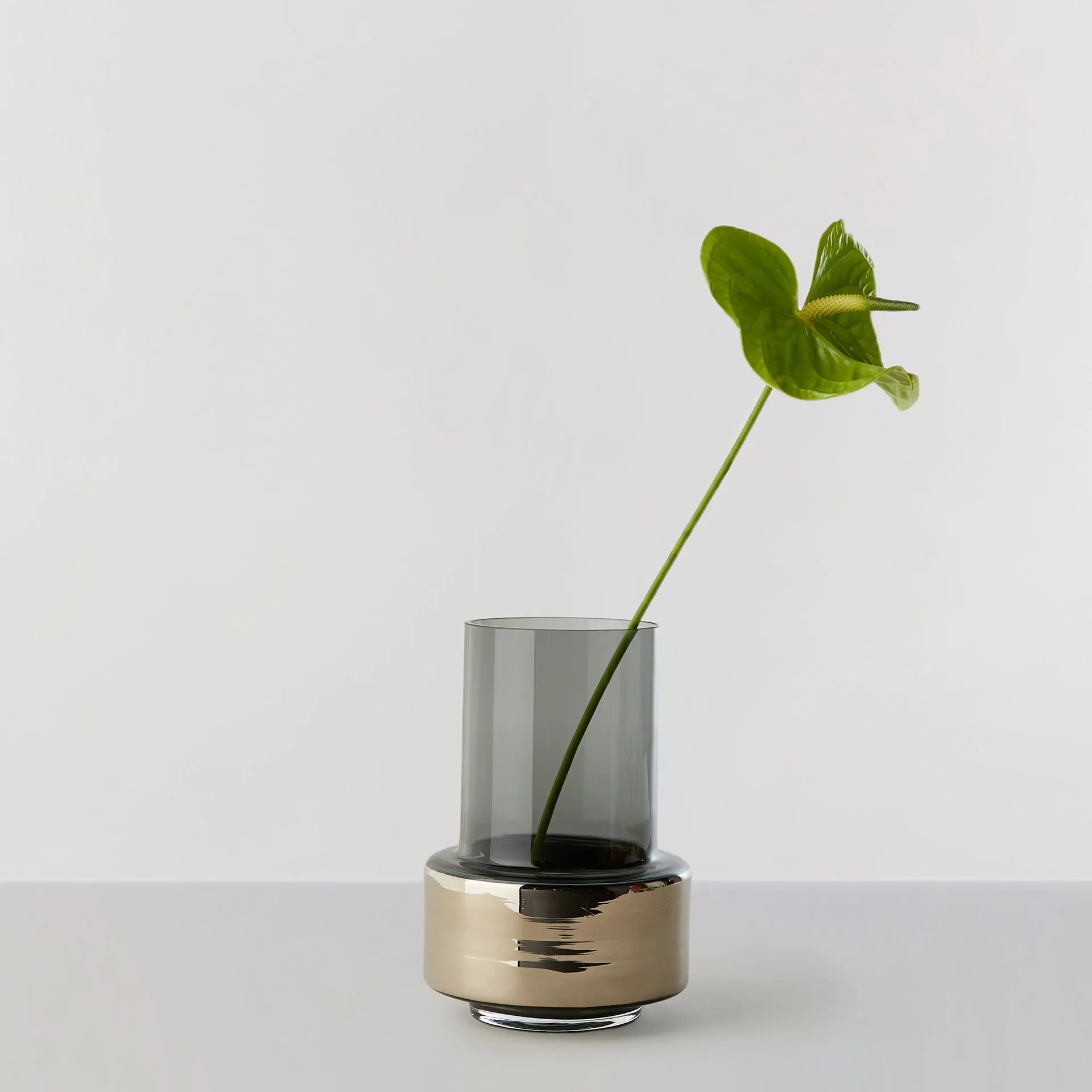 Jarrón Hurricane smoked no. 26, Platino Ro Collection