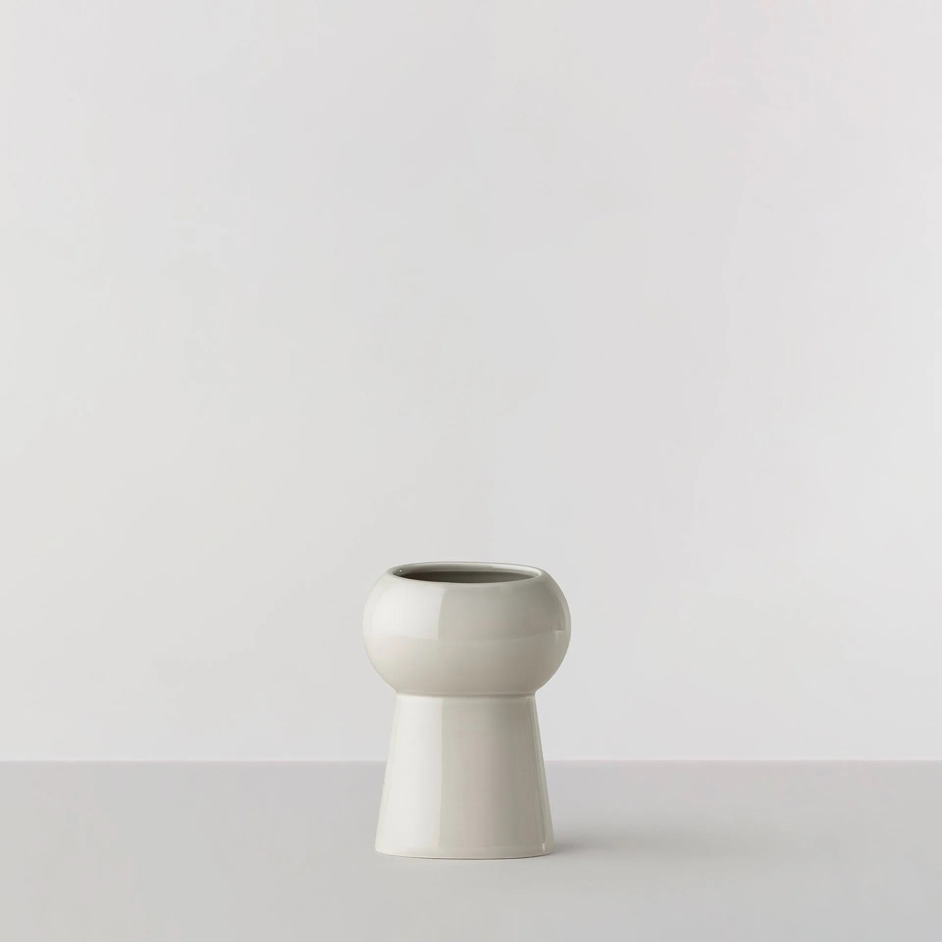 Jarrón Oval Vase no. 65, Moon stone Ro Collection