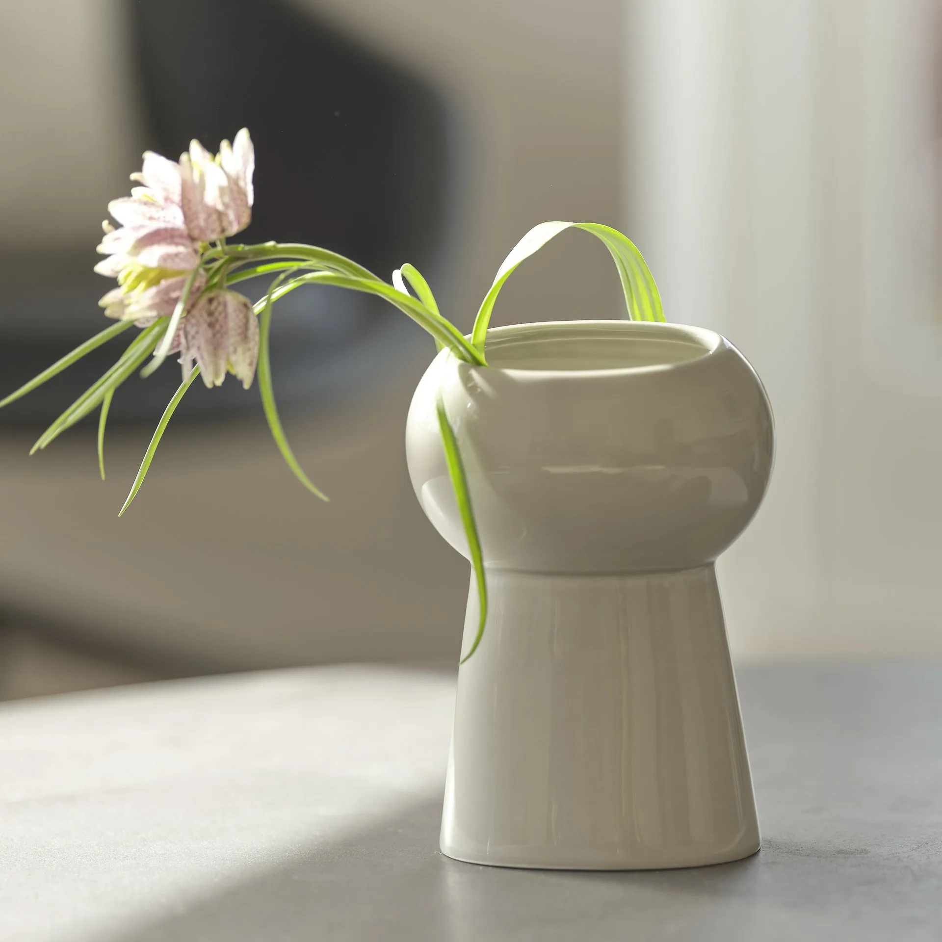 Jarrón Oval Vase no. 65, Moon stone Ro Collection