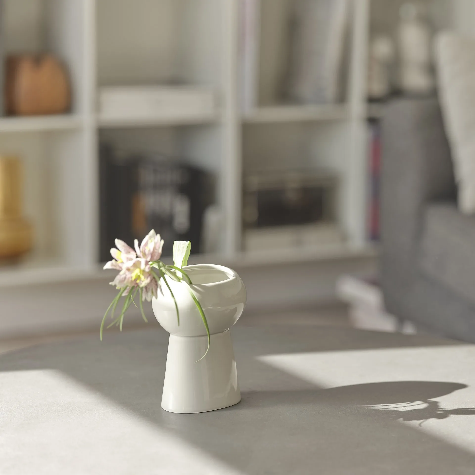 Jarrón Oval Vase no. 65, Moon stone Ro Collection