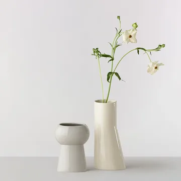 Oval Vase no. 67 - Vanilla - Ro Collection