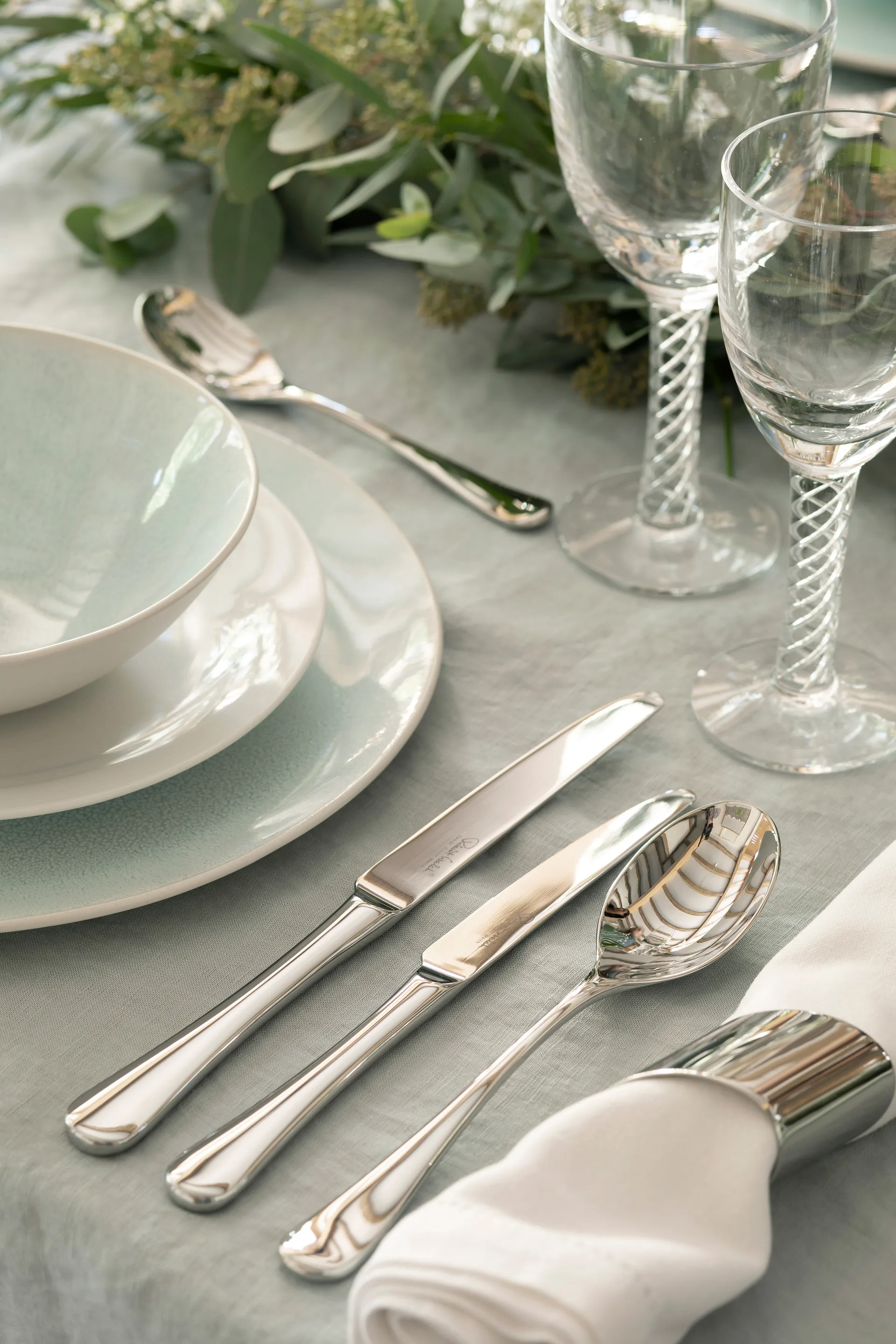 Cubertería Radford brillante, 56 piezas Robert Welch