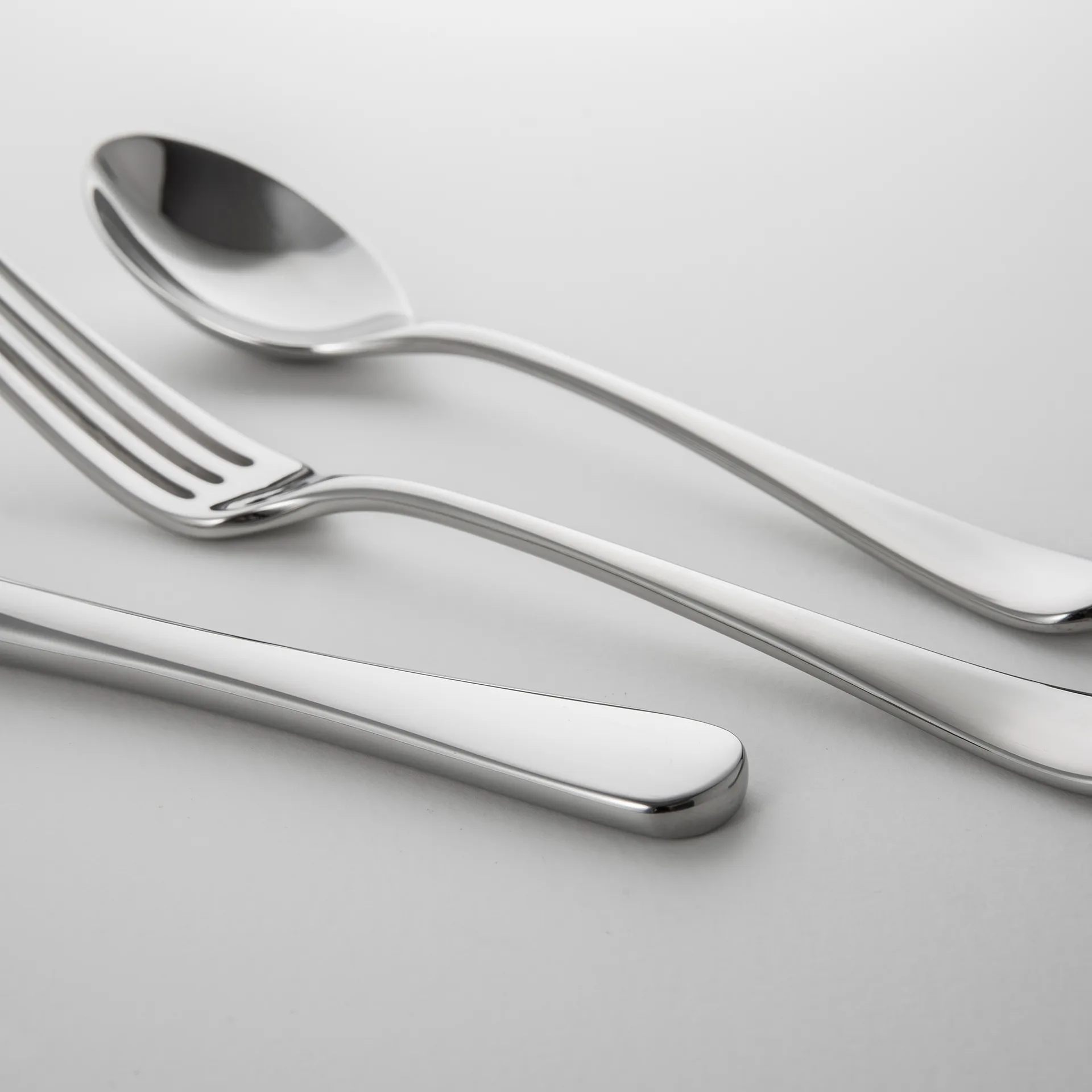 Cuchara de mesa Radford brillante, acero inoxidable Robert Welch