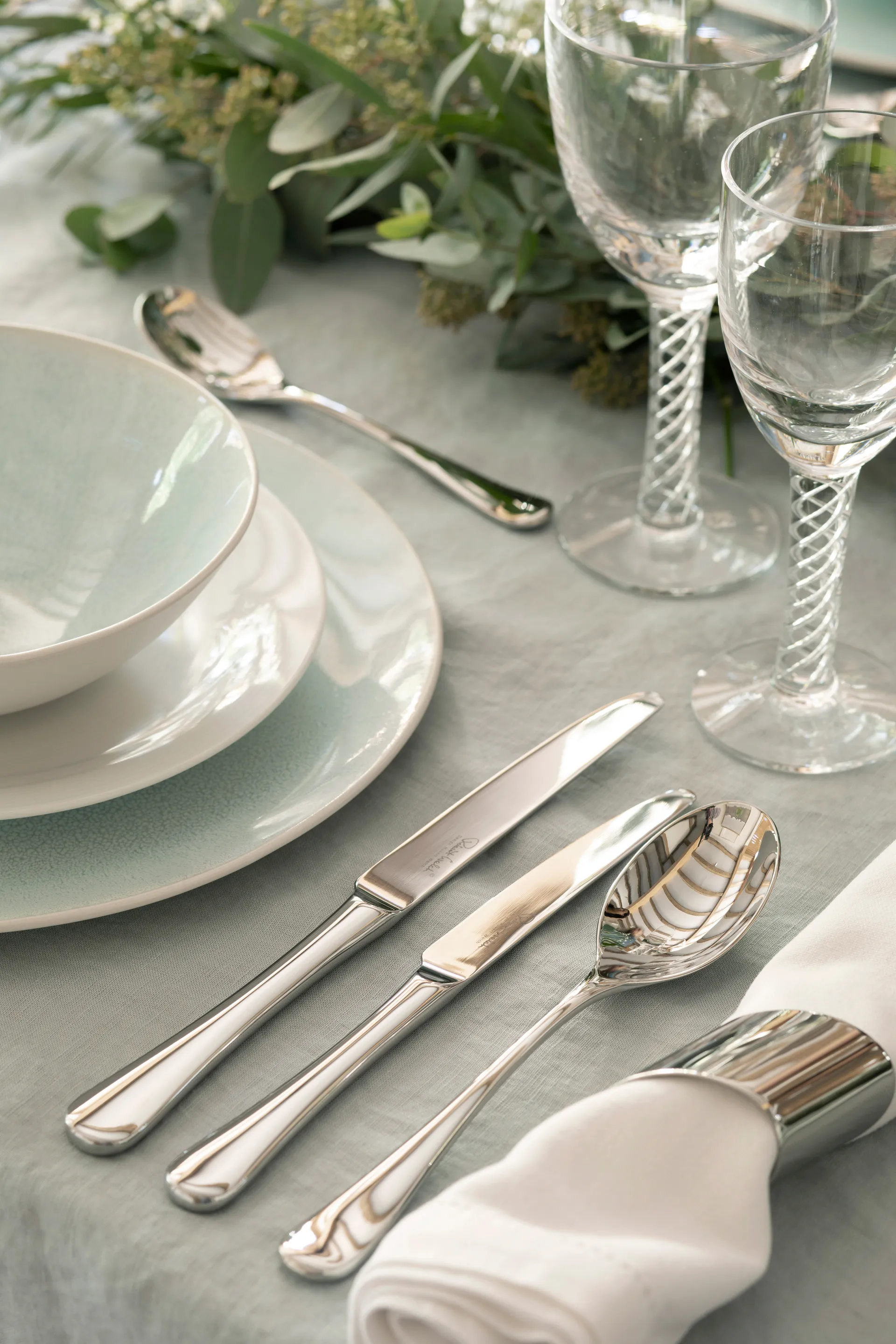 Cuchara de mesa Radford brillante, acero inoxidable Robert Welch