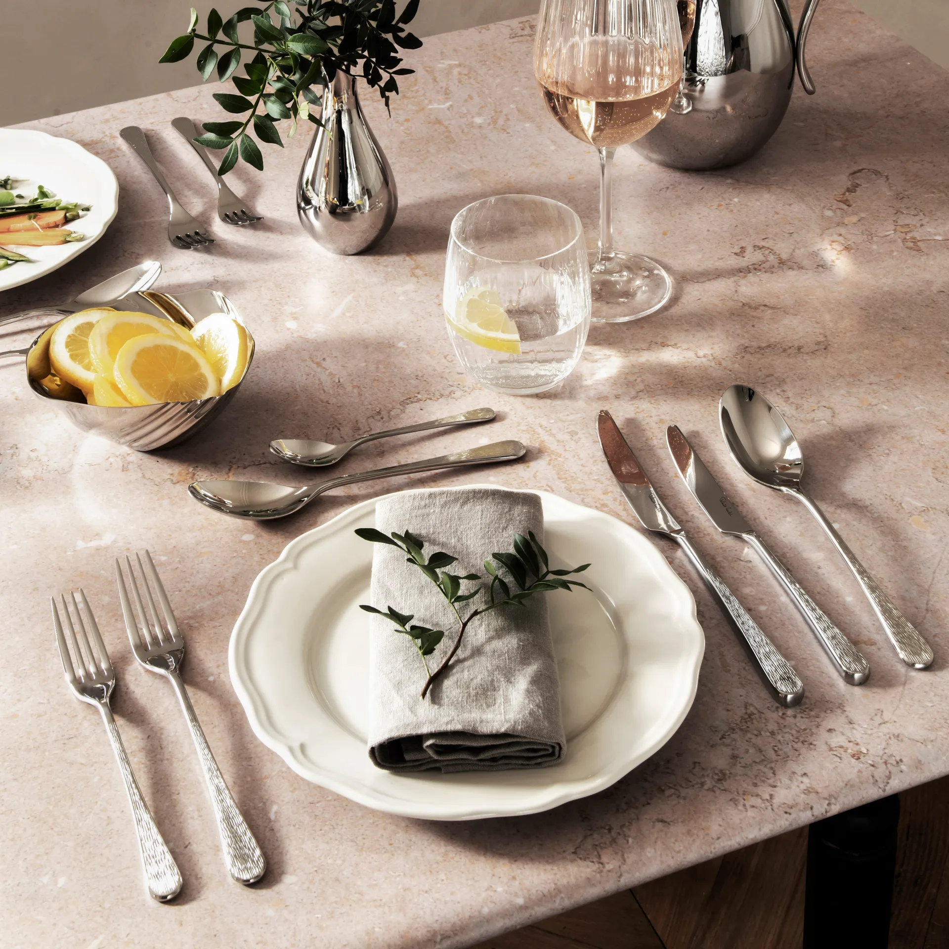 Tenedor entrante Skye Bright, acero inoxidable Robert Welch