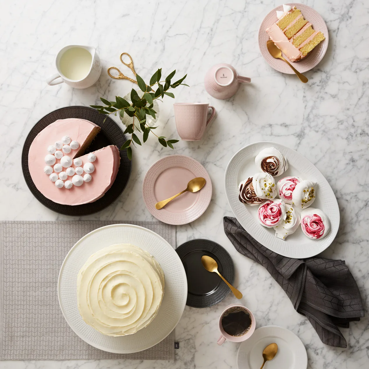 Plato Swedish Grace Ø21 cm, piedra (gris oscuro) Rörstrand