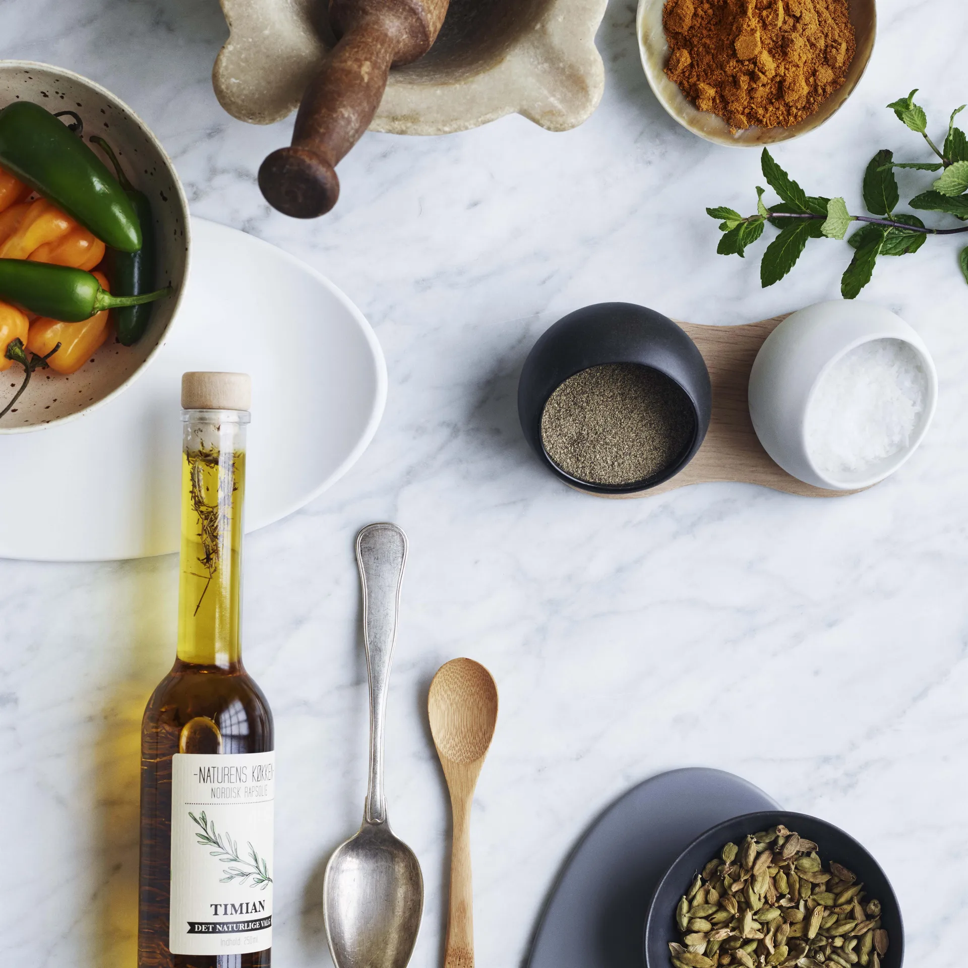 Salero y pimentero Grand Cru, negro-blanco Rosendahl