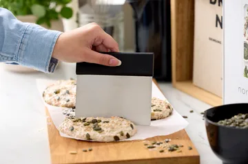 Emma cortador de masa de acero - Negro - Rosti