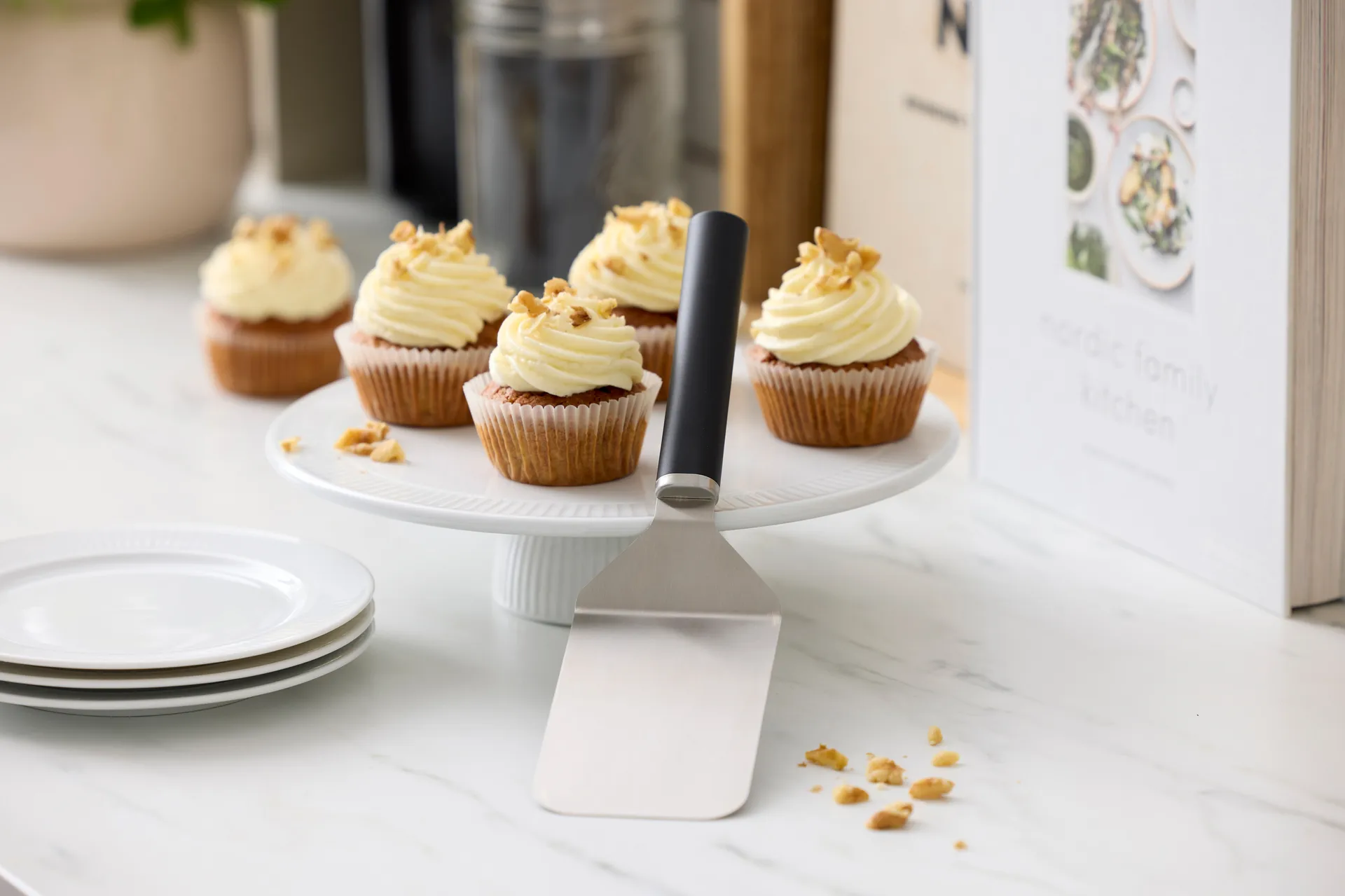 Espátula ancha Emma de acero 26 cm, Negro Rosti