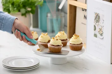 Espátula ancha Emma de acero 26 cm - Nordic green - Rosti