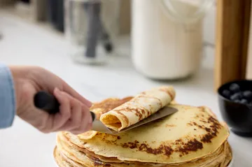 Espátula estrecha Emma de acero de 33 cm - Negro - Rosti