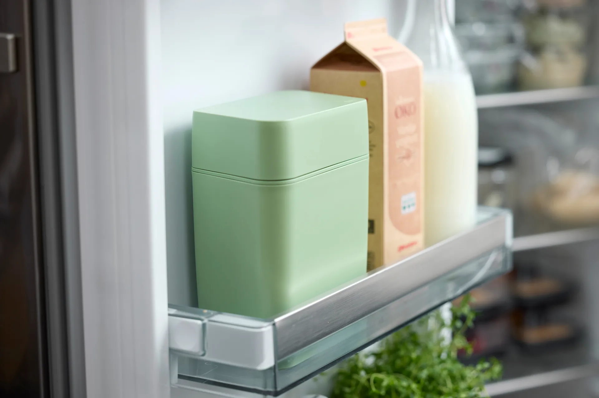 Quesera Classic con cortador de queso 16,5x10x19 cm, Verde misty Rosti