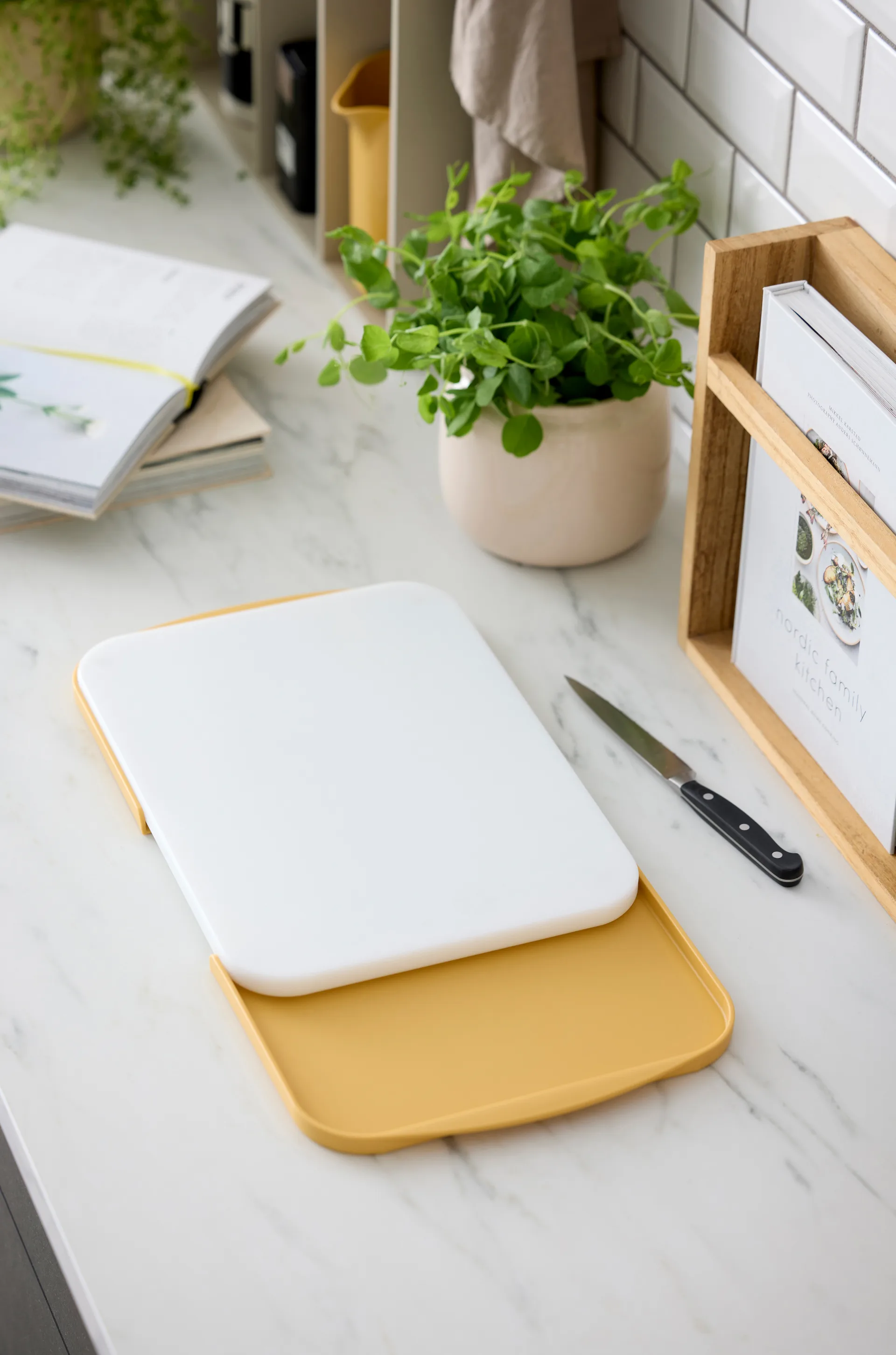 Tabla de cortar Separa con bandejas, Curry, 39×26 cm Rosti