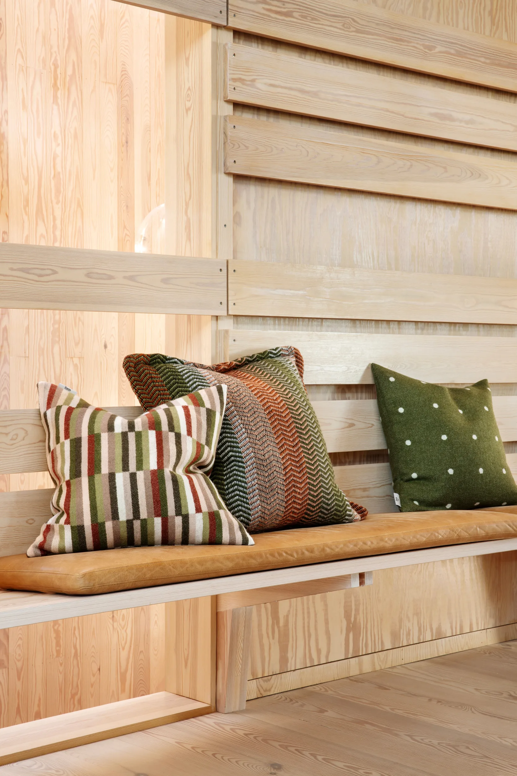 Cojín Ida 50x50 cm, Olive burgundy Røros Tweed