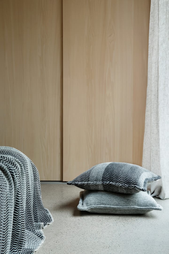 Manta Fri 150x200 cm, Gray day Røros Tweed