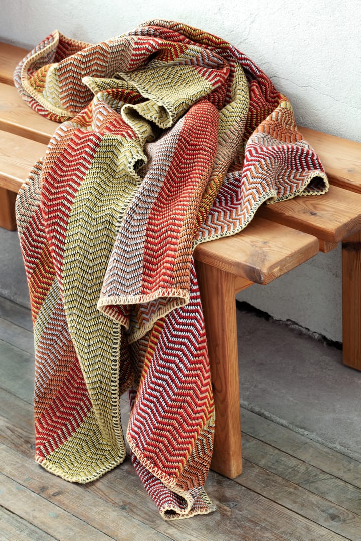 Manta Fri 150x200 cm - Summer red - Røros Tweed