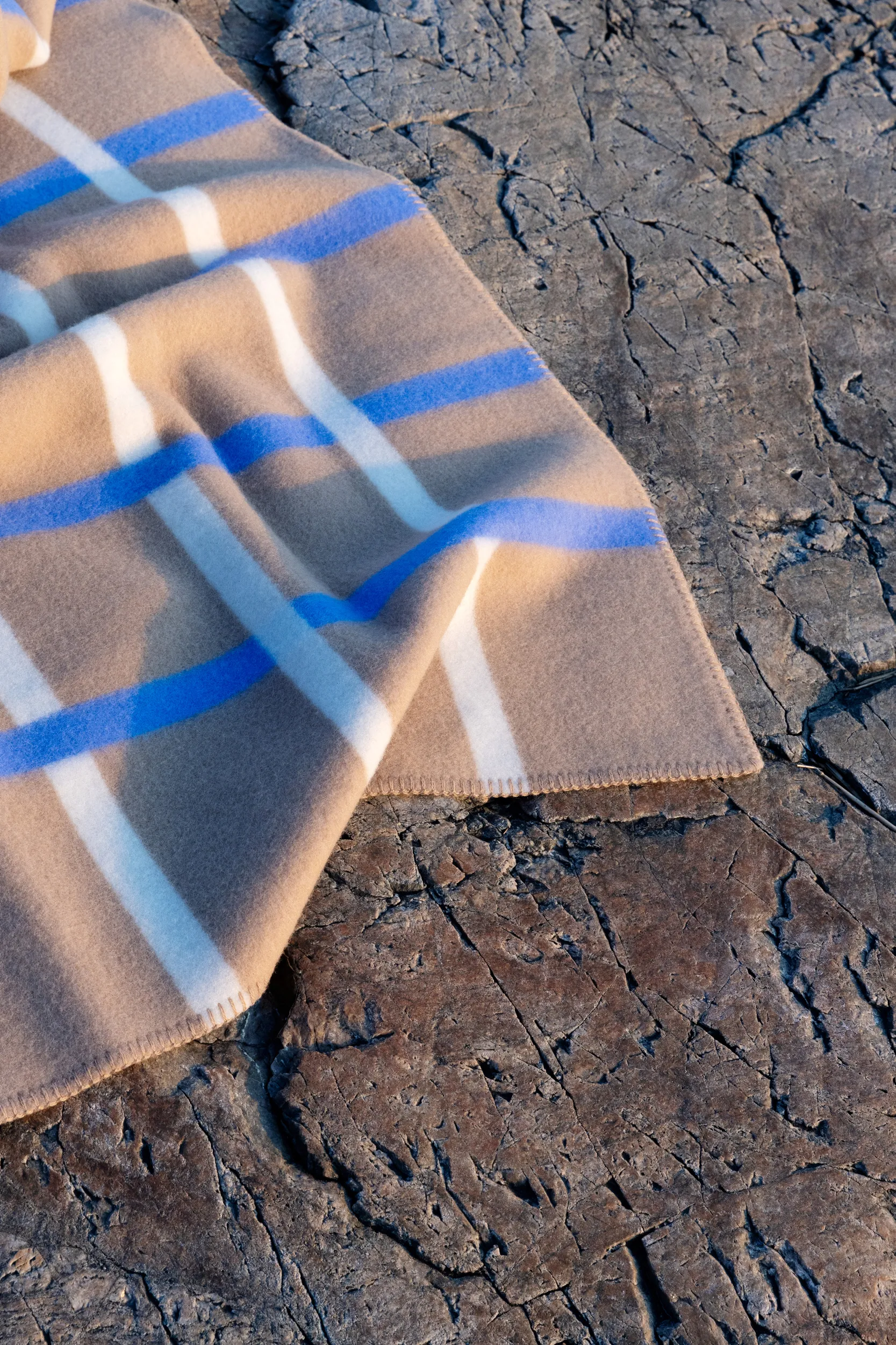 Manta Knut 135x200 cm, Taupe Røros Tweed