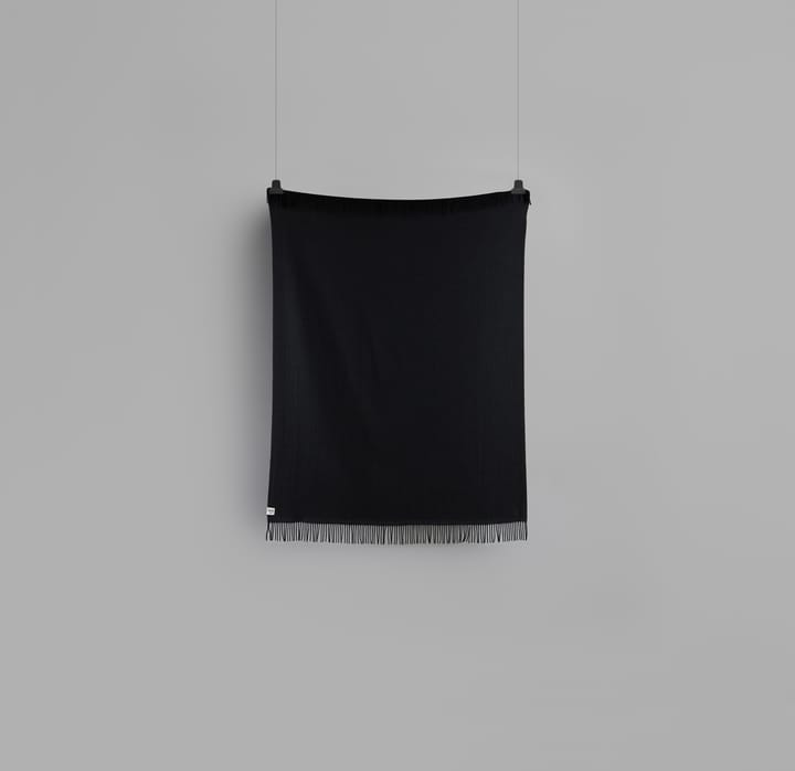 Manta Vega 150x210 cm - Black - Røros Tweed