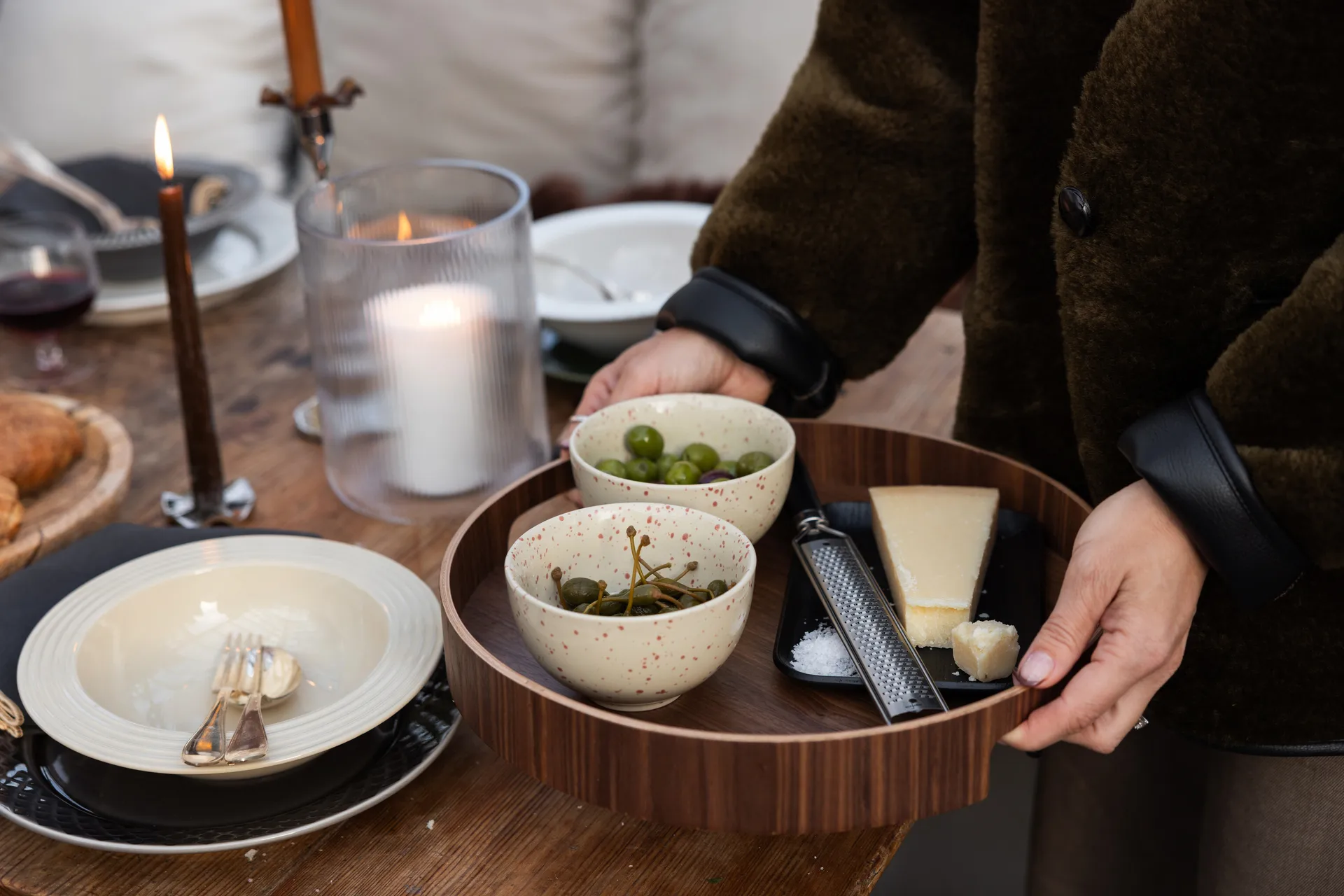 Bandeja redonda Hanna Ø35 cm, Marrón oscuro Sagaform