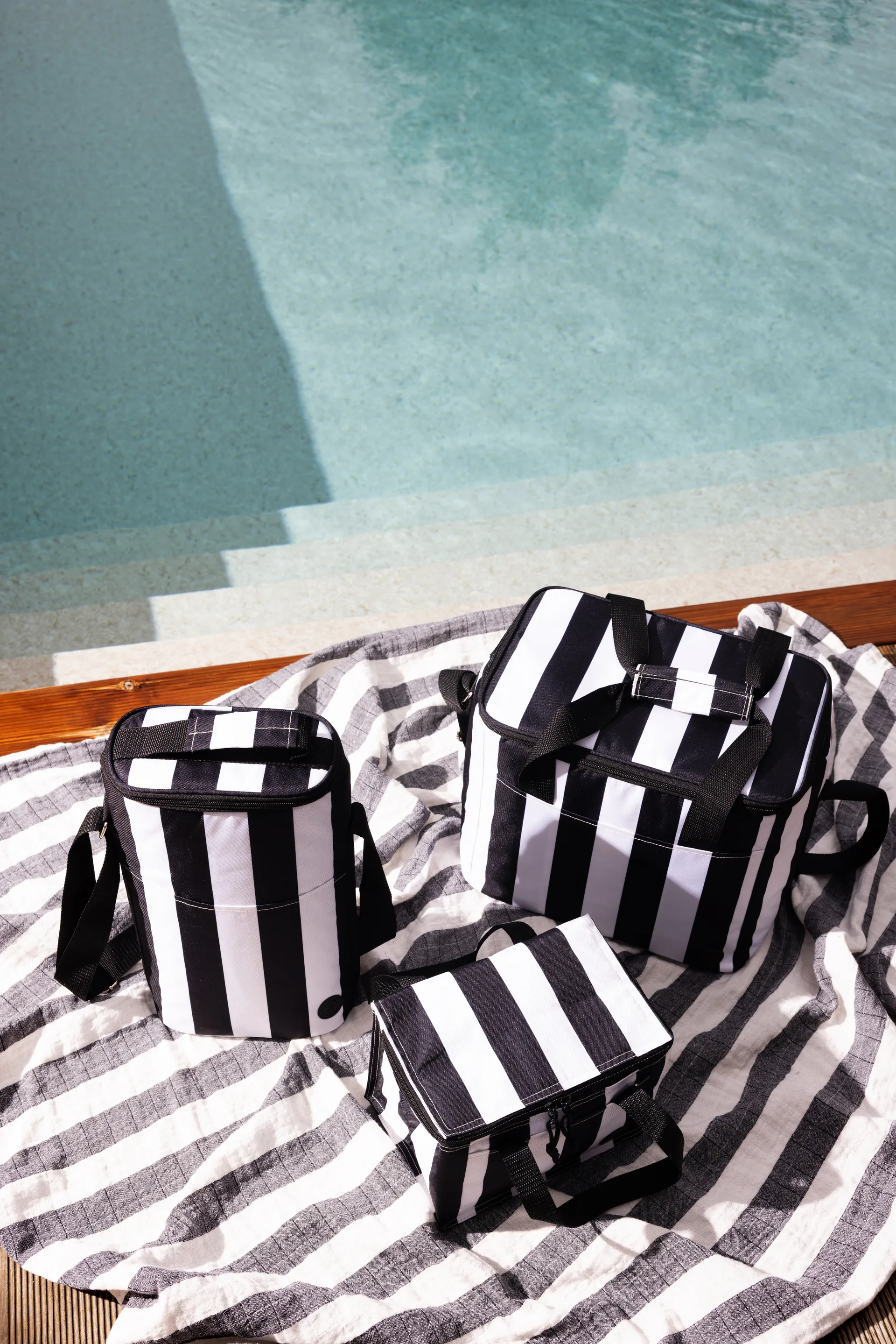 Bolsa refrigeración City grande 20 L, Negro-blanco Sagaform