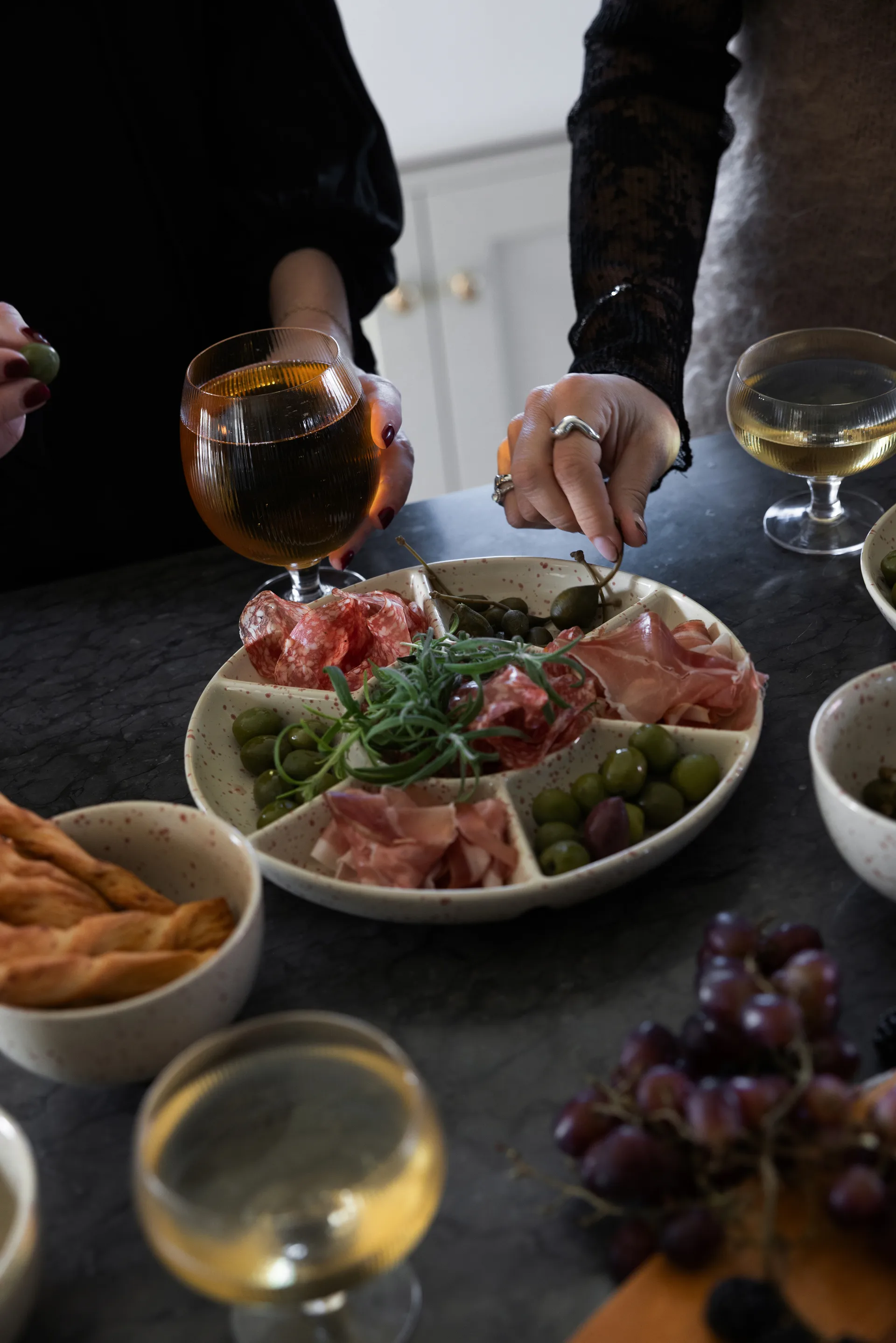 Fuente de servir Ditte, Beige-burdeos Sagaform