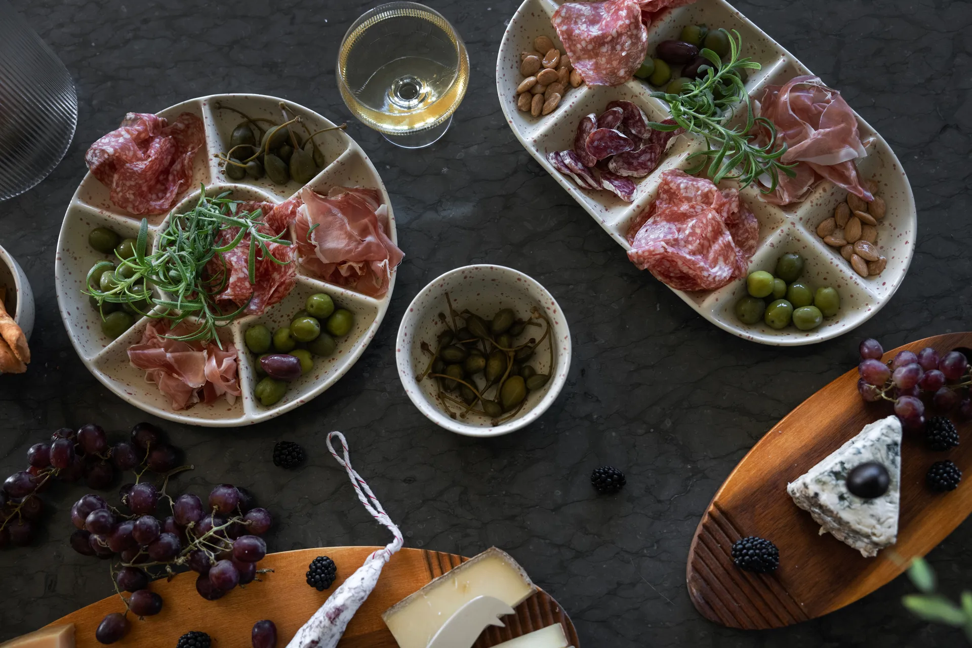 Fuente para servir Ditte grande 20x36 cm, Beige-burdeos Sagaform