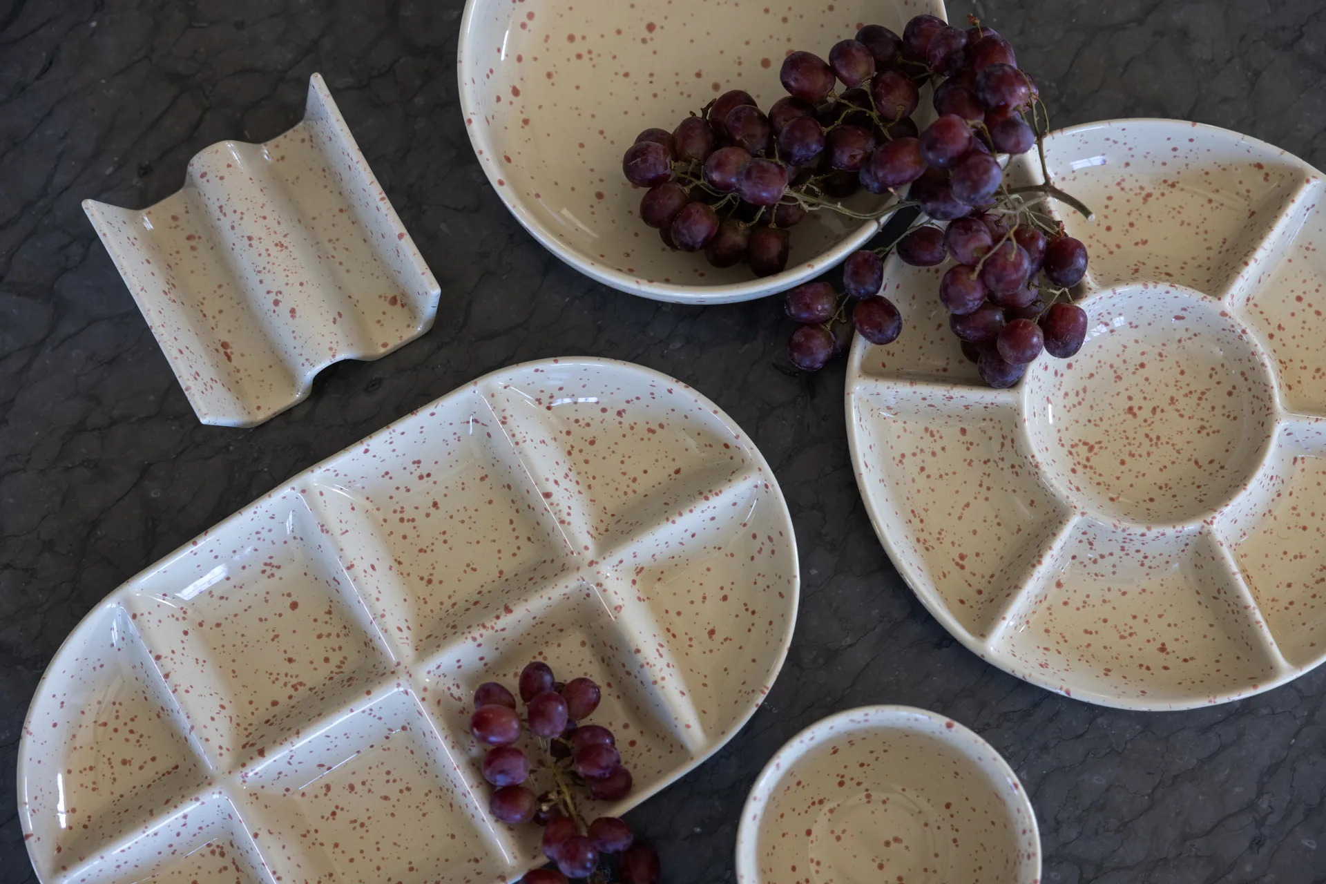 Fuente para servir Ditte grande 20x36 cm, Beige-burdeos Sagaform